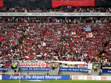 eintracht fans 380x285 - EFC-Adlerkohorte Eintracht-Fans