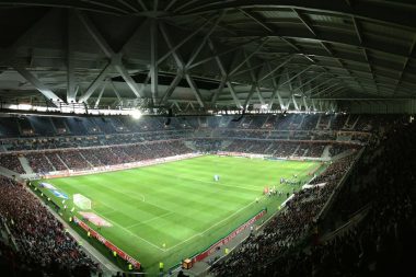 Fußballstadion 380x253 - Welche Mannschaften kämpfen im März um die verbleibenden Plätze bei der EURO 2020?