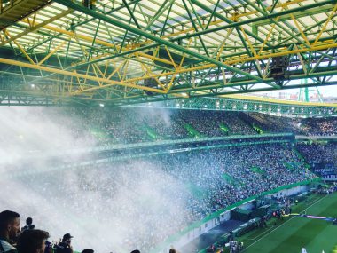 Fußballstadion sport 380x285 - Die gefährlichsten Fangemeinden im Fußball weltweit